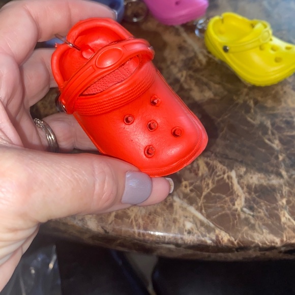 MINI 🐊 CROCS🐊Charms/Keychains 🐊3 per - Picture 3 of 3